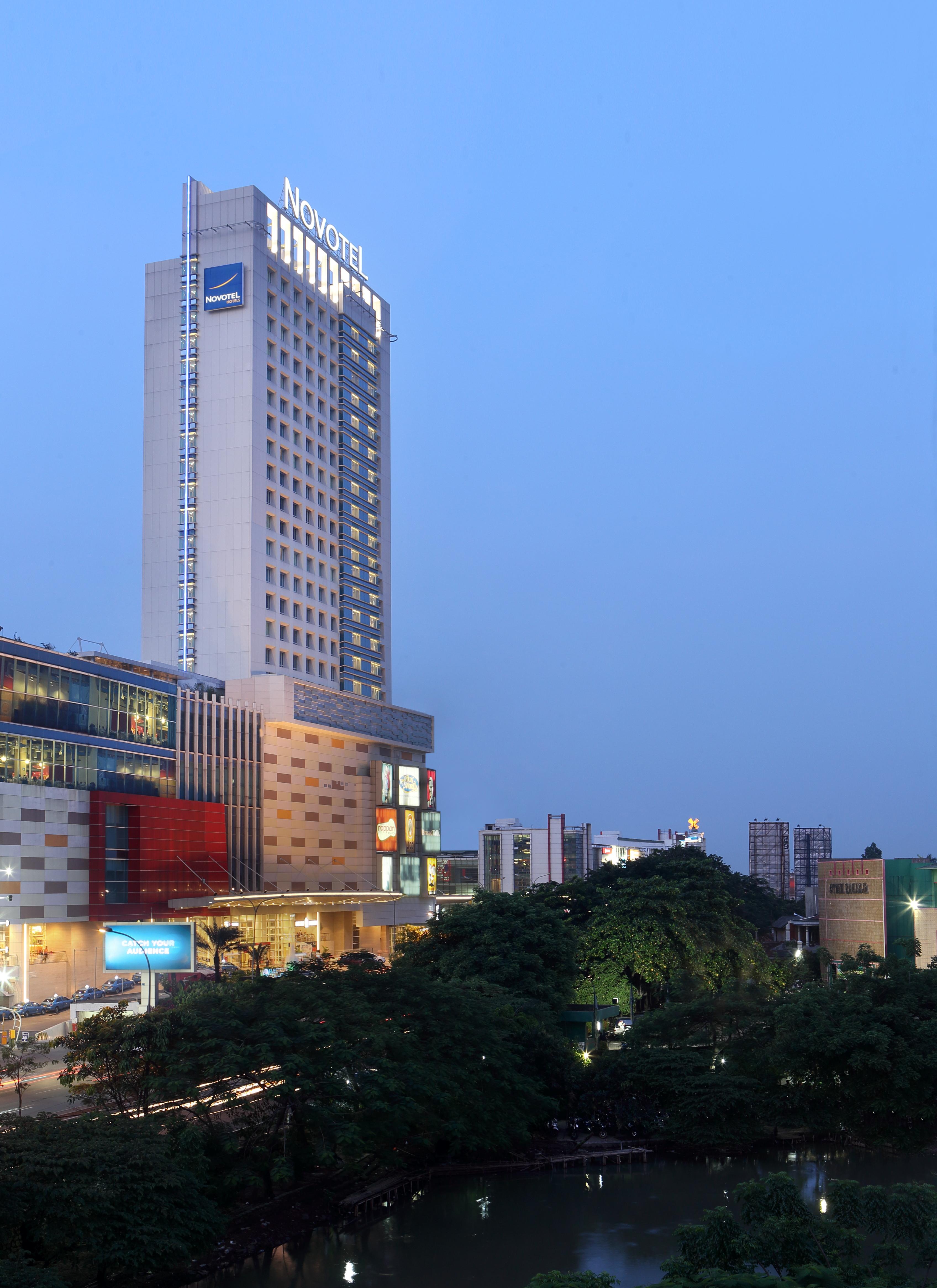 Novotel Tangerang Exteriör bild