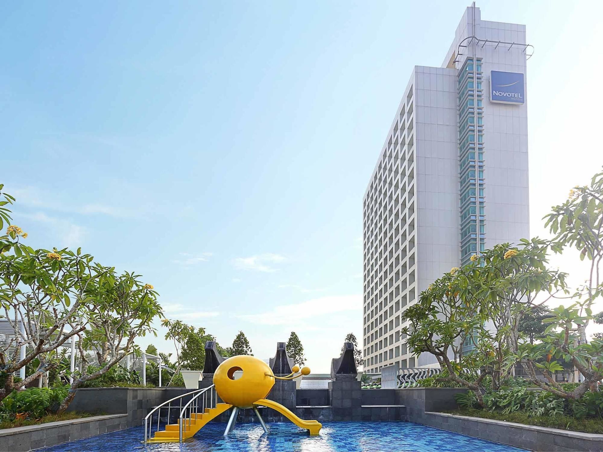 Novotel Tangerang Exteriör bild